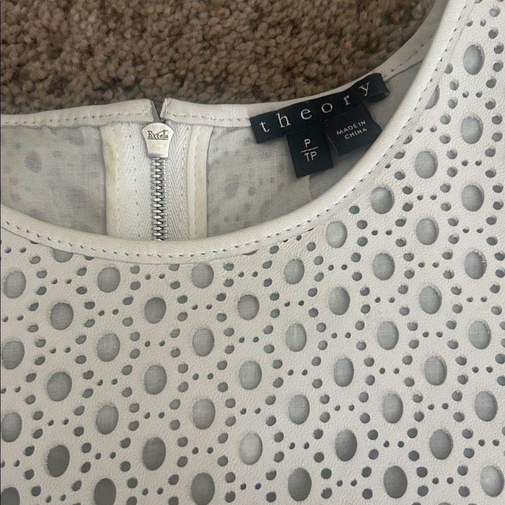 Theory laser cut sleeveless leather top - Picture 2 of 12